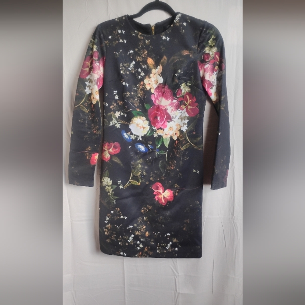 Maia long sleeved flower dress